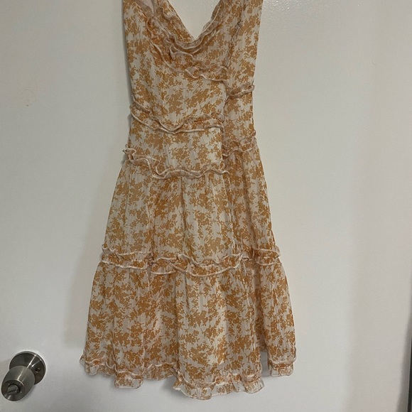 Cute dress - Picture 3 of 3